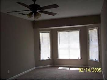 3rd image of 418 Janet Ln