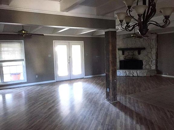 4th image of 304 Oak Coulee Dr