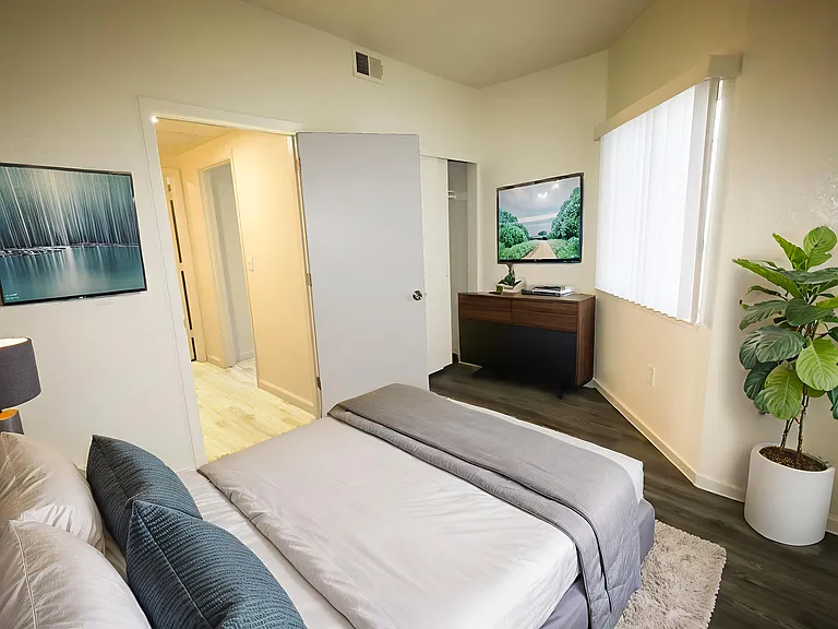 The Edge Apartments — Photo 3