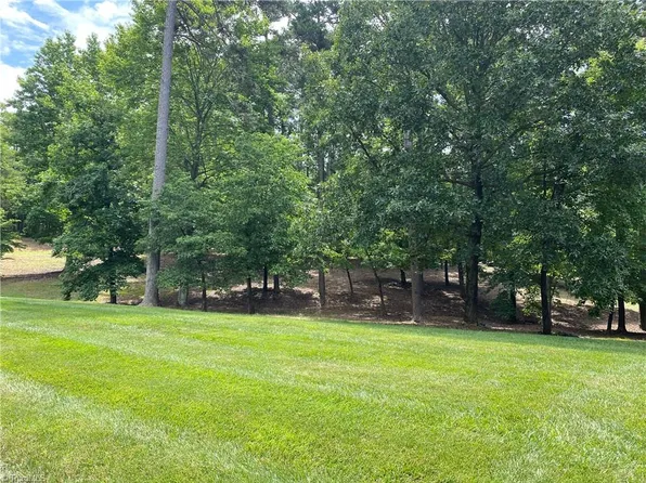 106 Stonebridge Dr, New London, NC 28127