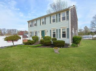 1 Sandy Hill Dr, East Bridgewater, MA 02324