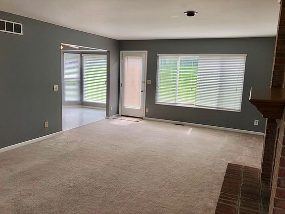 4th image of 8468 Woodcreek Dr