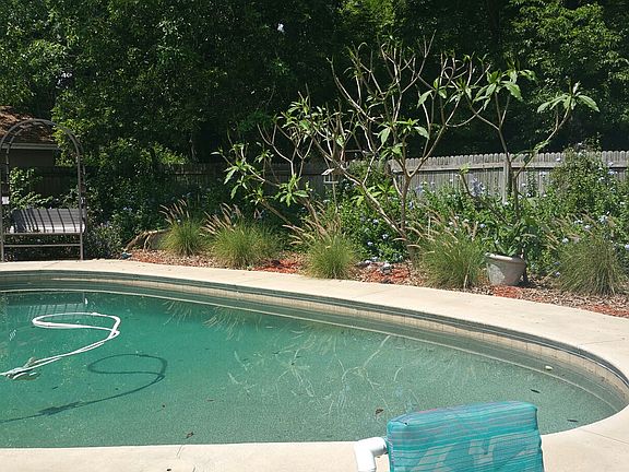 3rd image of 961 Glenmeadow Dr
