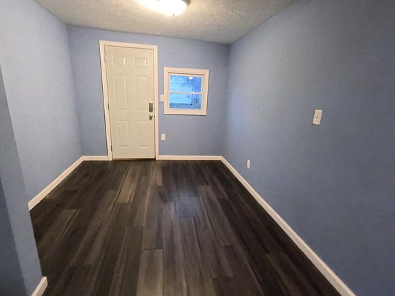 2nd image of 514 Studebaker St #1