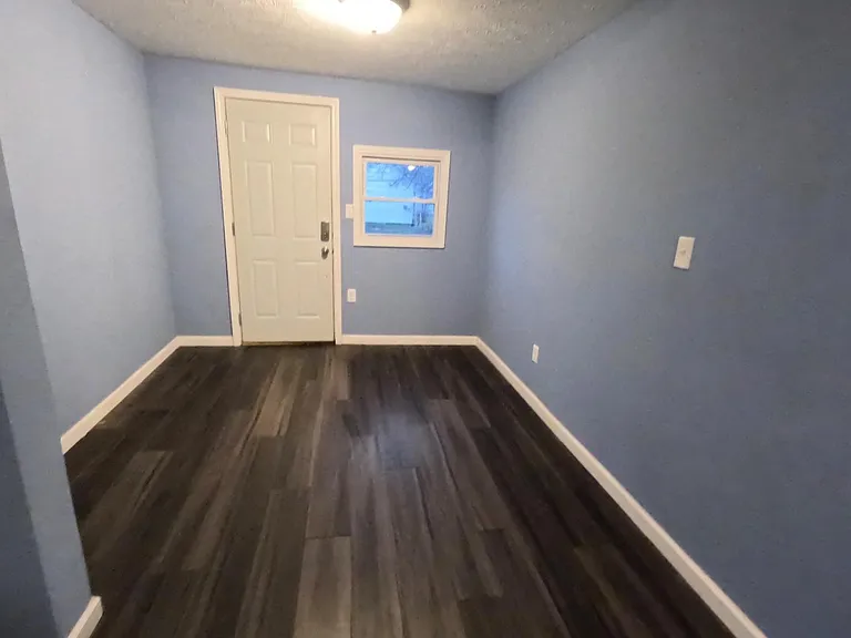 514 Studebaker St #1 — Photo 2