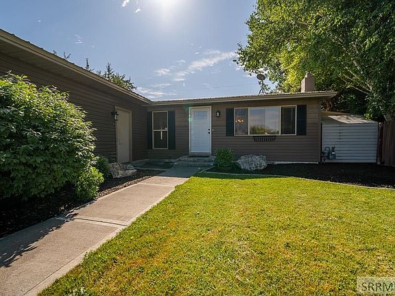 2nd image of 695 Aspen Ave