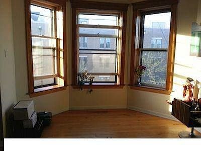 2nd image of 1463 W Montrose Ave