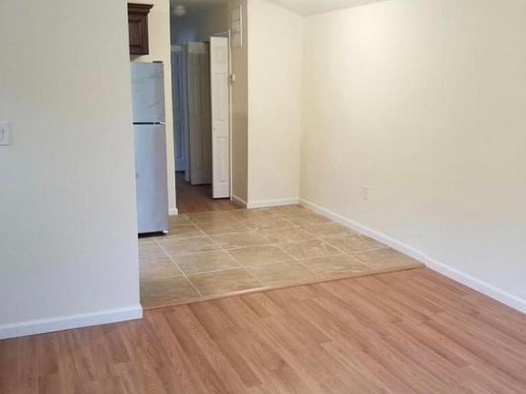 5th image of 249 Corona Ave