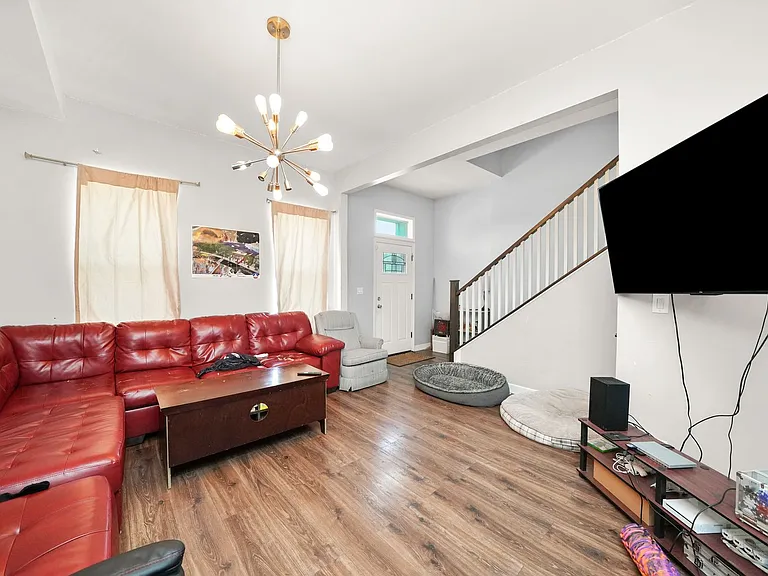 1307 S Ashland Ave — Photo 6