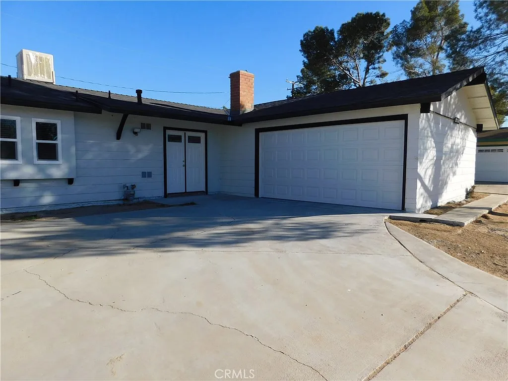 2 bed, 906 sqft, $1,800 — Photo 2