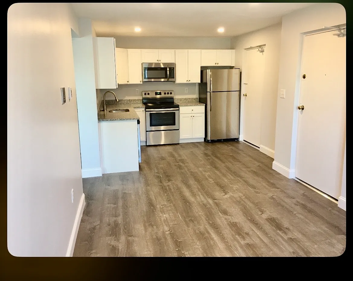 437 Willard St — Photo 1