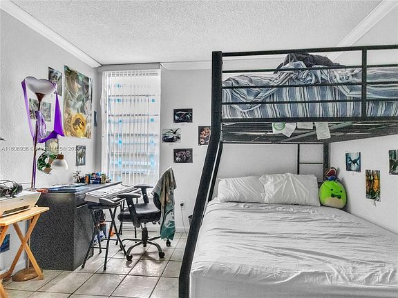 5th image of 110 Fontainebleau Blvd APT 403