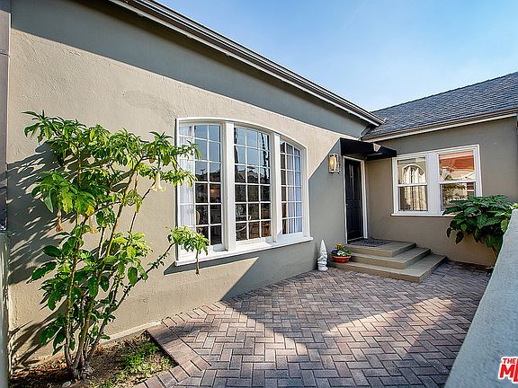 4th image of 208 S Palm Dr