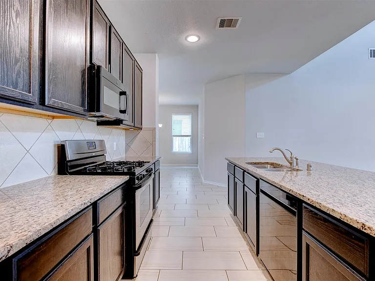 4542 Medrano Trl — Photo 14
