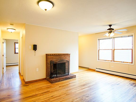 2nd image of 2257 NW Glisan St APT 8