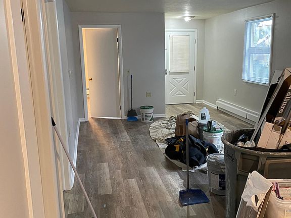 4th image of 826 Norton St