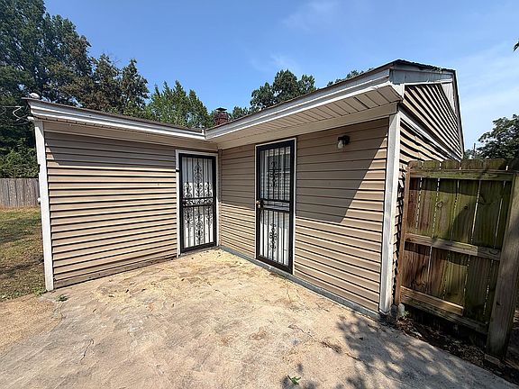 4th image of 1697 Merrycrest Dr