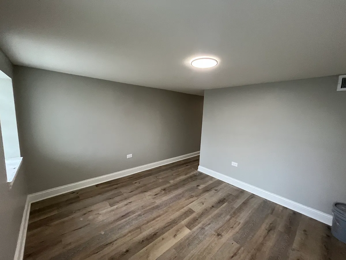 Building Photo - 4050 N Richmond St #B