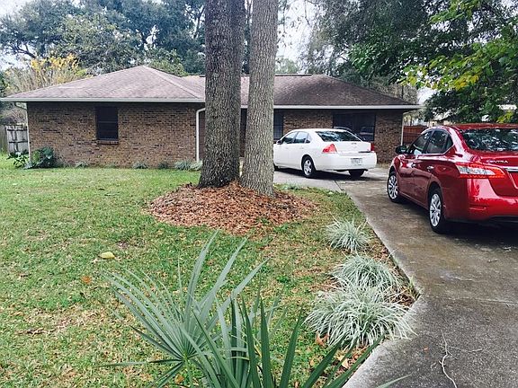 2nd image of 3160 NE 45th St
