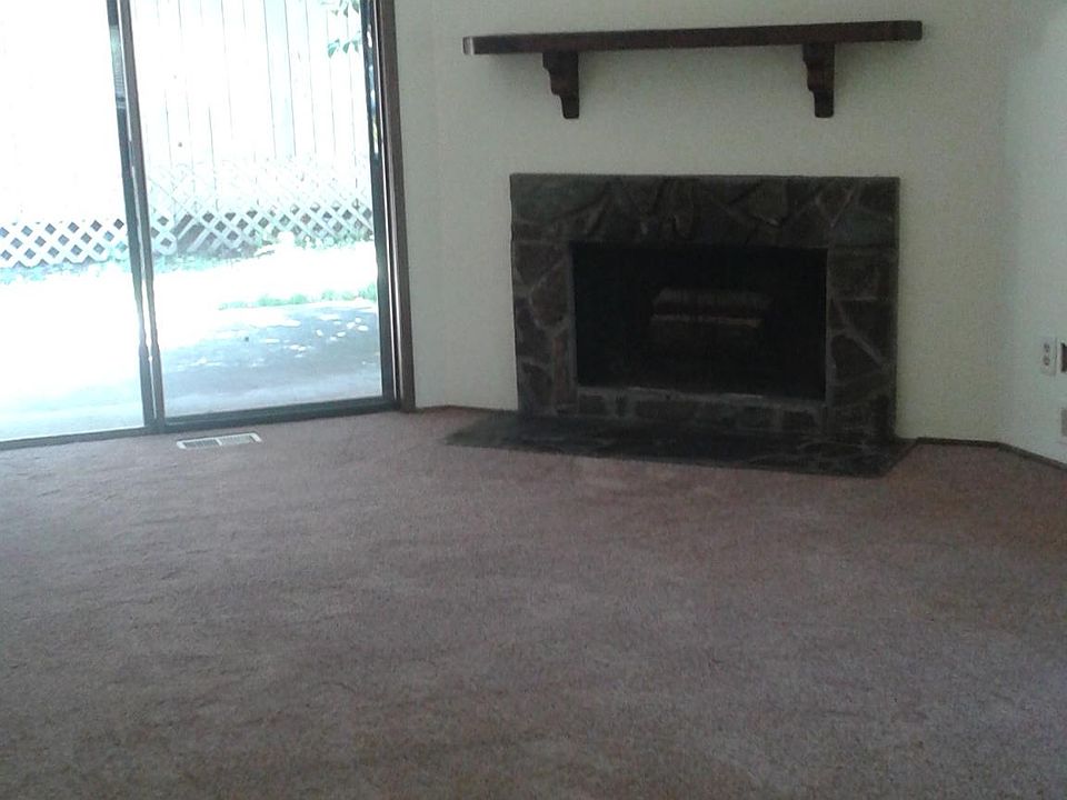 2nd image of 10840 SW Garden Park Pl APT B