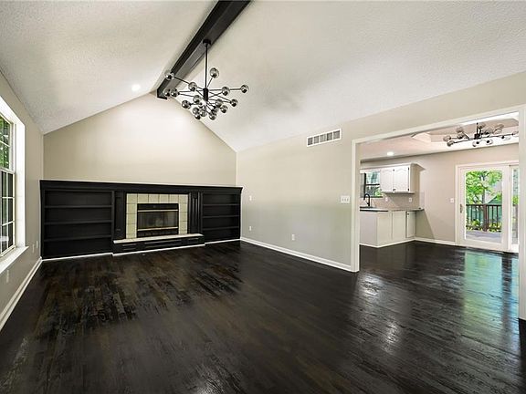 5th image of 1609 NE Jade Ct