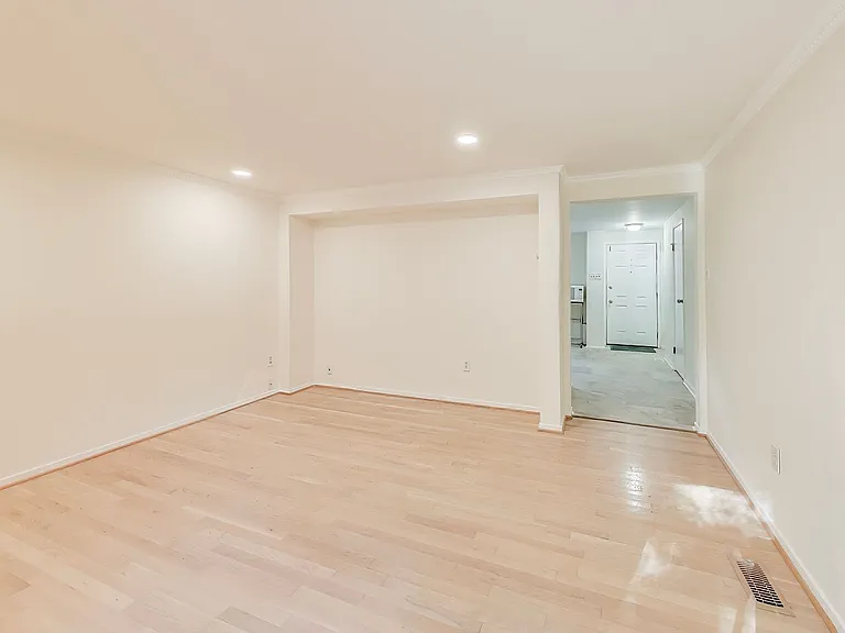 8932 Barrowgate Ct — Photo 5