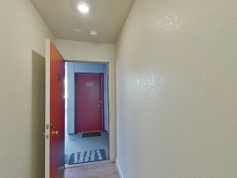 2437 Piedmont Ave — Photo 40