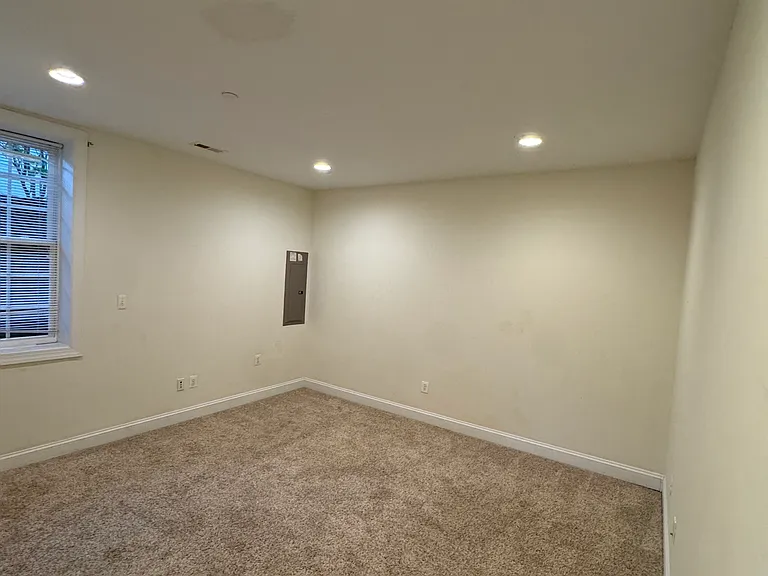 729 W Montgomery Ave — Photo 10