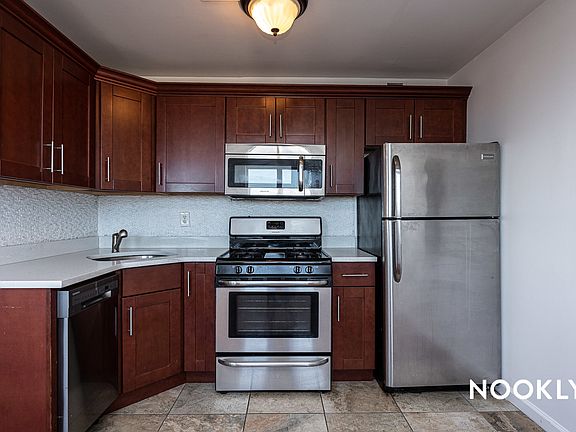 4th image of 908 Bedford Ave APT 6B
