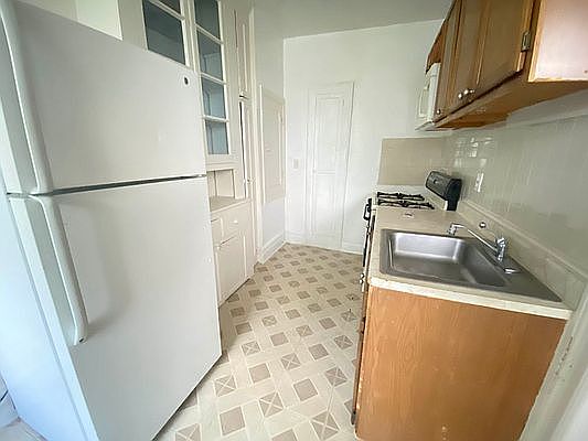 4th image of 45-35 Parsons Blvd #4A