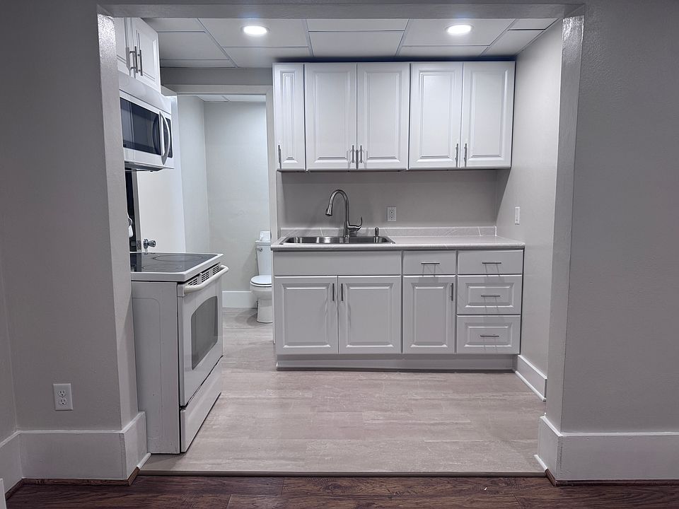 New Kitchen Cabinets/ Counters/ Flooring