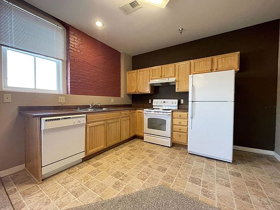 5th image of 126 E 2nd Ave APT 107