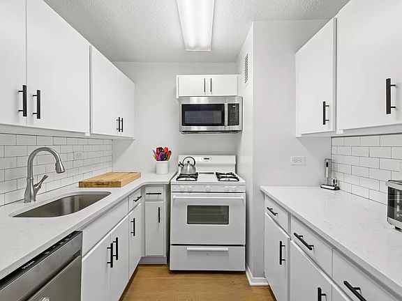 2nd image of 90 Gold St APT 4N