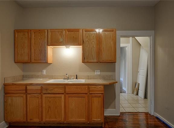 5th image of 3217 NW 29th St