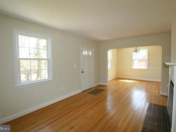3rd image of 2120 Grayson Pl