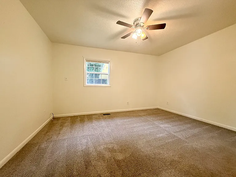 1009 Louisburg Pl — Photo 14