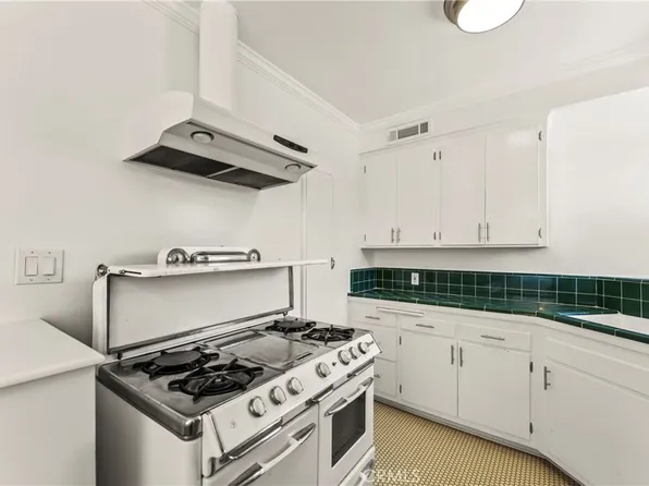1745 N Mariposa Ave, Los Angeles, CA 90027