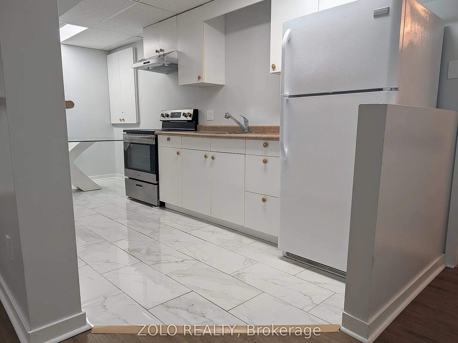 3 bed, $2,100 — Photo 3