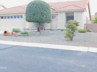 1900 E Cliff Swallow Trl, Green Valley, AZ 85614