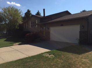 7519 Woodside Dr, Hudsonville, MI 49426