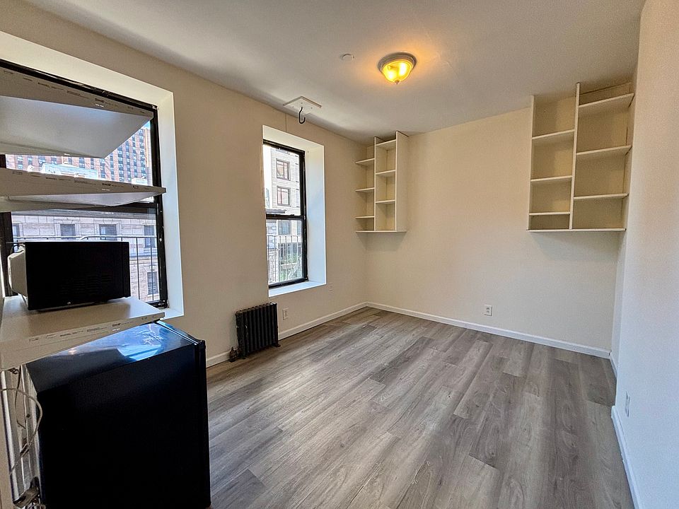 2nd image of 201 W 95th St APT 504