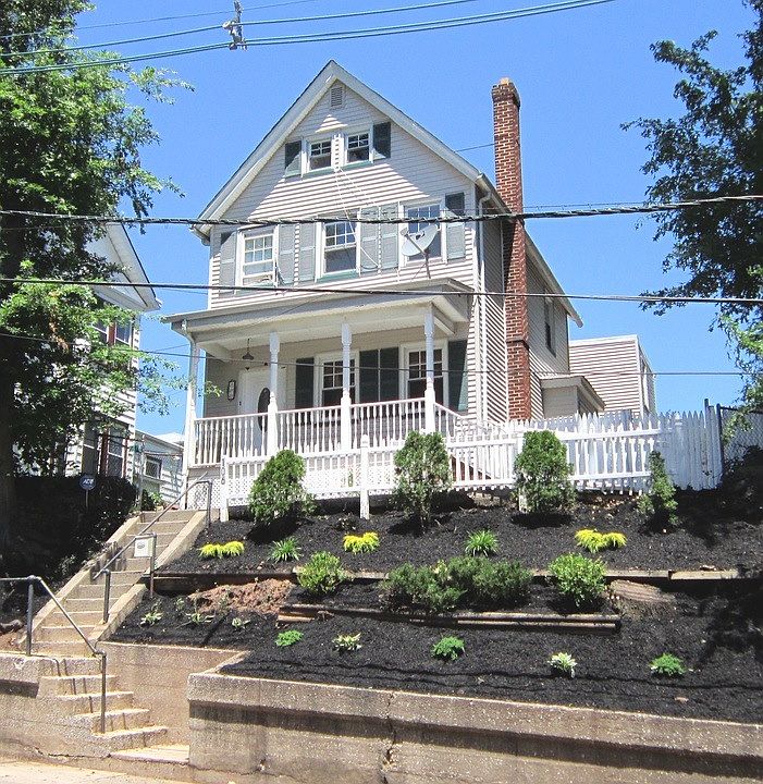 1st image of 106 Belleville Ave #1