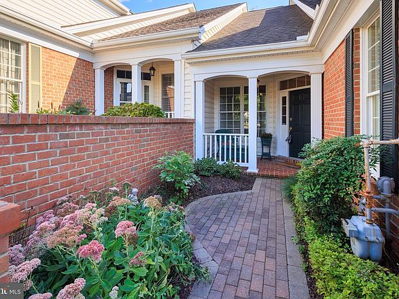 3rd image of 855 Cider Mill Ln