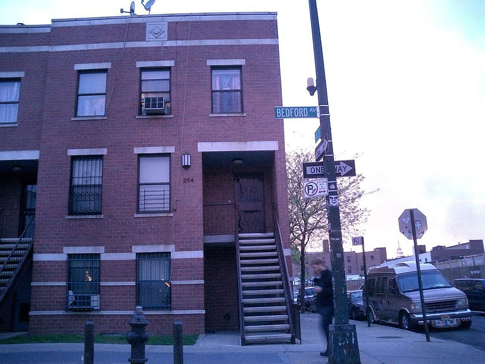1st image of 254 Bedford Ave #2