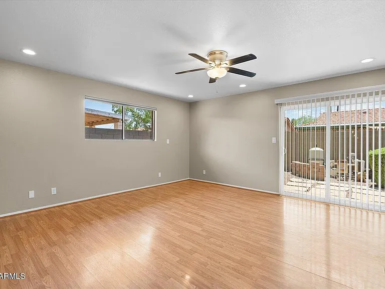 1235 W 12th Pl — Photo 11