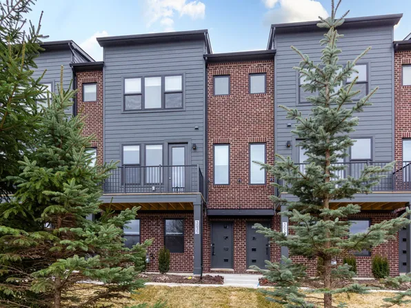 3035 Hydrangea Ln, Ann Arbor, MI 48103