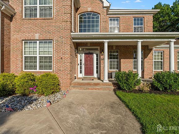 5th image of 10 Altori Ct