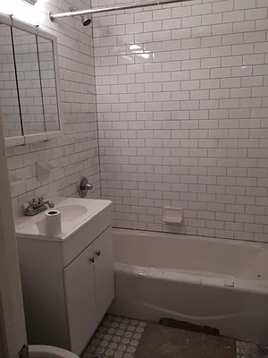 Rented by MQ Realty LLC | media 28