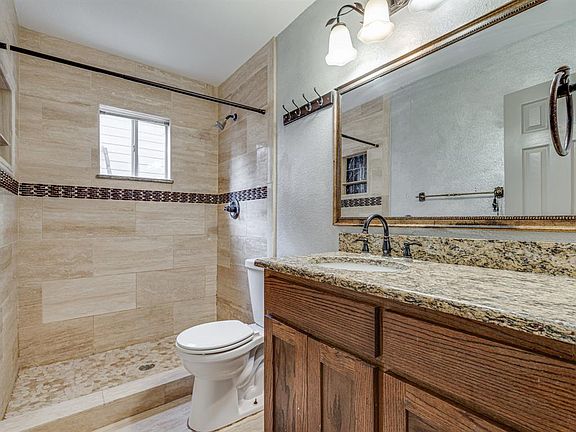 4th image of 115 Leslie Ln