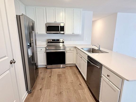 4th image of 5406 Horizons Edge Ln